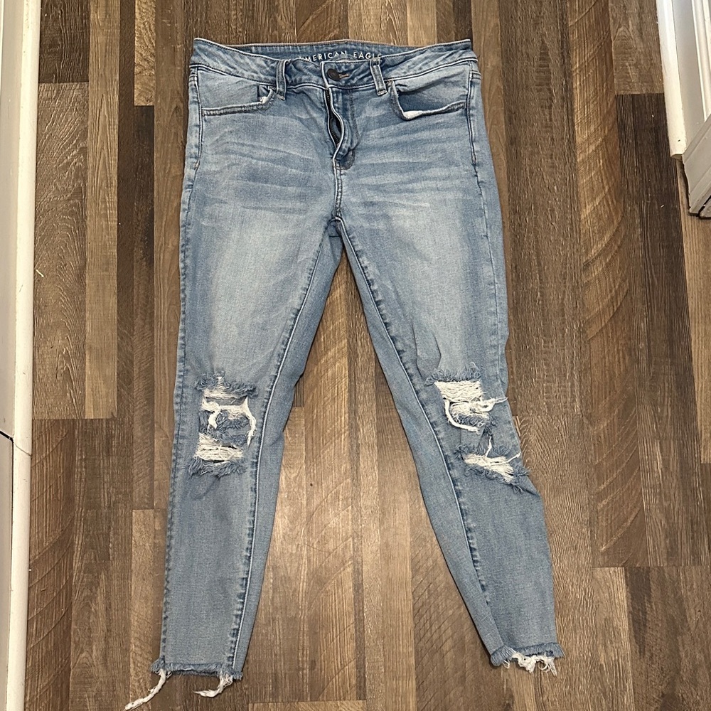 American Eagle Outfitters Light Wash Distressed Skinny Jeans